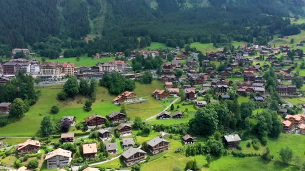 Dorpsgezicht Van Wengen Aan Rand Van Het Lauterbrunnendal Traditionele Lokale — Stockvideo