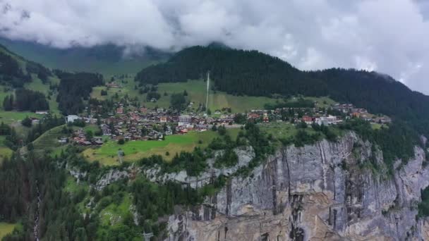 Aldeia Murren Nos Alpes Suíços Aldeia Murren Cercada Por Picos — Vídeo de Stock