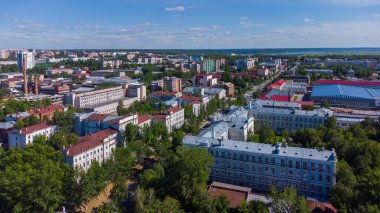 Tomsk 'un Lenin Bulvarı ve Kirovsky ilçesi Rusya' nın en yüksek noktasından.