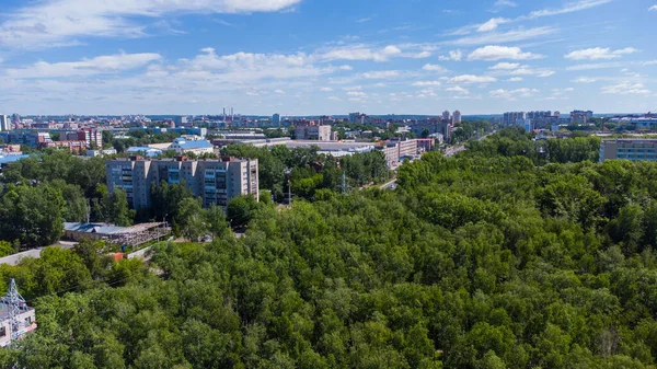 Una Ciudad Enterrada Árboles Verdes Verano Tomsk — Foto de Stock