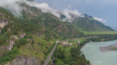 Dağları bulutlar kaplıyor, Altai Dağı, Rusya