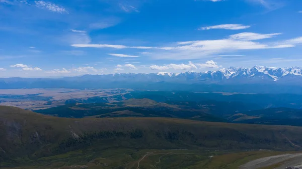 夏季高山雪峰全景 俄罗斯阿尔泰山 — 图库照片