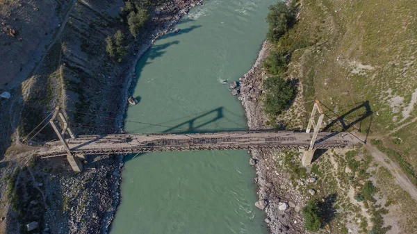 Stary Drewniany Most Wiszący Nad Rzeką Katun Republika Górska Altai — Zdjęcie stockowe