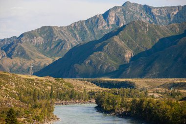 Yaz dağı manzarası, Katun Nehri, Gorny Altai, Rusya