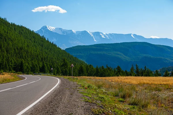 Beautiful Mountain Landscape Highway Chuysky Trakt Republic Gorny Altai Russia — Stock Photo, Image