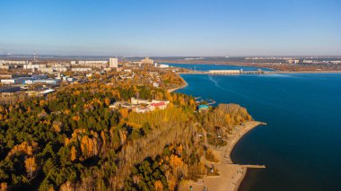 Yukarıdan kentsel sonbahar manzarası, Novosibirsk, Rusya