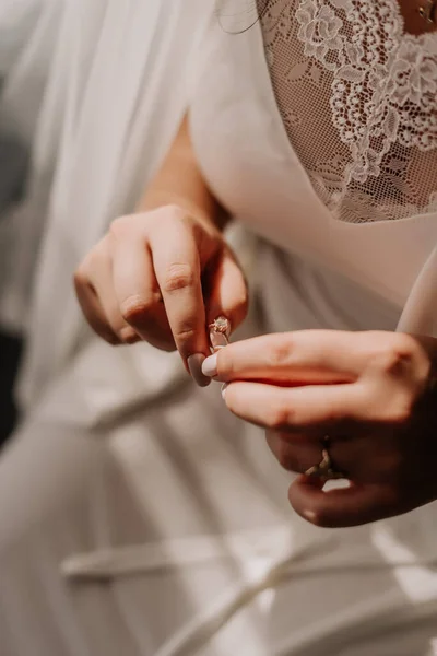 Wedding Ring Brise Hands — Stockfoto
