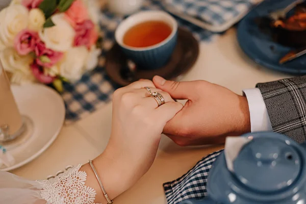 Anillo Boda Dedo Novia —  Fotos de Stock