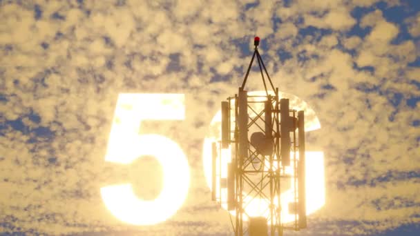 明亮的5G符号在蜂窝塔后面闪烁着光芒 天空中的云彩时差背景 3D渲染 — 图库视频影像