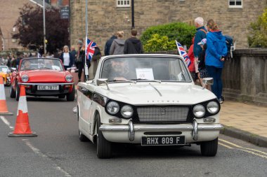 Beyaz 1962 Triumph Vitesse 6, Morpeth Fair Day, Northumberland, İngiltere