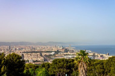 Montjuic, İspanya 'nın tepesinden Barcelona' nın güzel bir manzarası