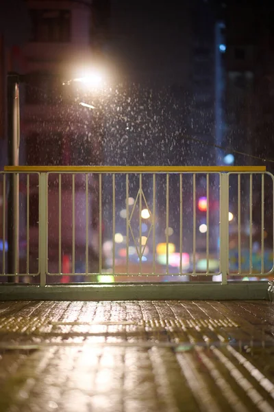Vertical Shot Handrails Bridge Mong Kok Hong Kong Rainy Night — Stock Photo, Image