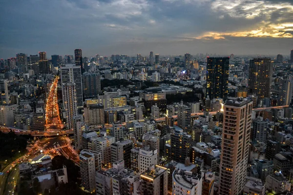 Una Vista Ángulo Alto Los Edificios Modernos Durante Noche Oscura — Foto de Stock