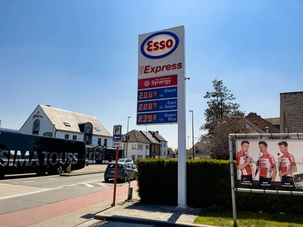 Sinal Logotipo Esso Com Preços Euro Exibir Livre — Fotografia de Stock