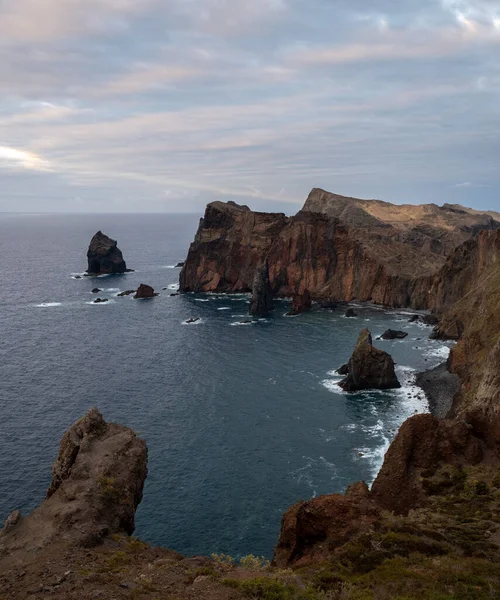 Een Verticale Opname Van Kliffen Vanuit Het Gezichtspunt Van Sao — Stockfoto