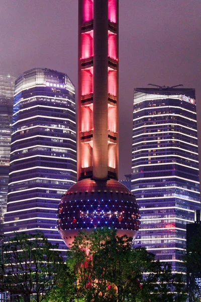 Vertical Shot Illuminated Oriental Pearl Tower Night Shanghai China — Stock Photo, Image