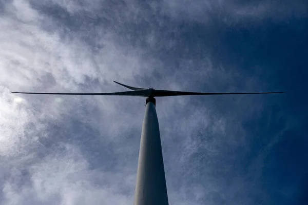 Large Wind Turbine Blue Sky — Stock Photo, Image