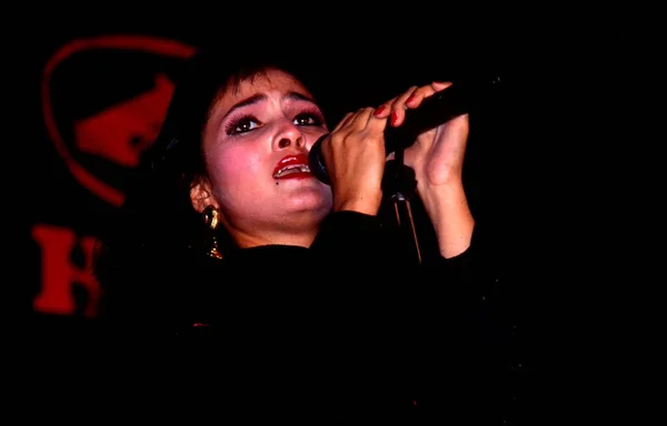 Cantante Pop India Alisha Chinai Durante Concierto Hyderaba India — Foto de Stock