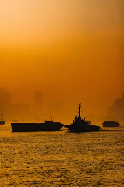 Vertical Shot Cargo Ships Huangpu River Sunrise Yellow Light Shanghai — Stock Photo, Image