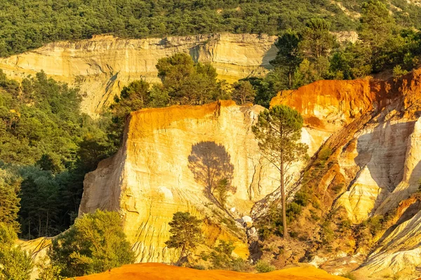Kolorowy Krajobraz Ochrach Roussillon Prowansji — Zdjęcie stockowe