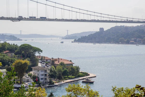 Kanlica İstanbul 'a giden tepeden bir manzara