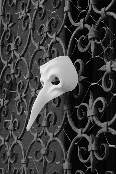 Vertical Shot Plague Carnival Mask Gate Venice Italy — Stock Photo, Image