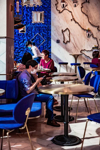 Una Vista Gente Tomando Descanso Café Ciudad Shanghai — Foto de Stock