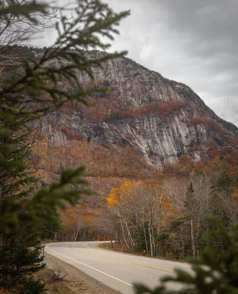 Sonbahar Aylarında New Hampshire Daki Beyaz Dağlar Dan Geçen Manzaralı — Stok fotoğraf