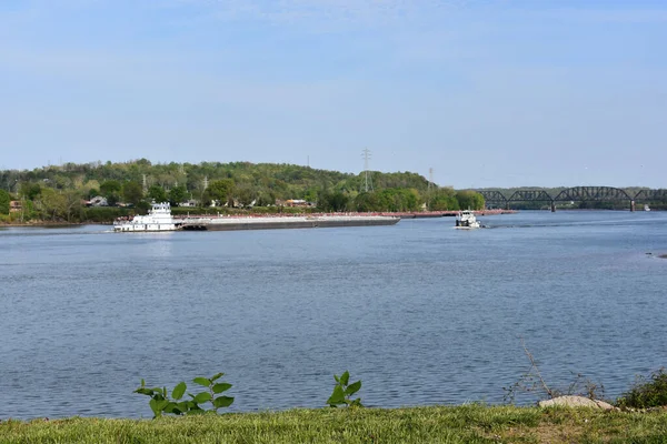 Ein Malerischer Blick Auf Den Ohio River Hafen Von Catlettsburg — Stockfoto