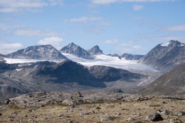 Norveç 'teki Besseggen ve Jotunheimen çevresindeki dağlar ve manzaralar