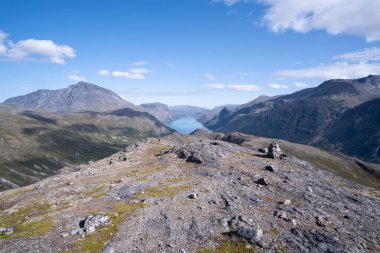 Norveç 'teki Besseggen ve Jotunheimen çevresindeki dağlar ve manzaralar