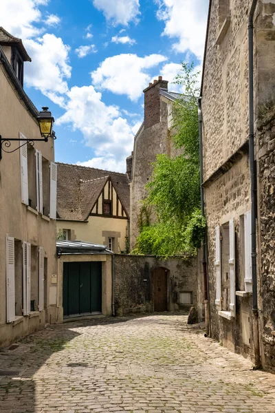 センリス フランスの中世都市 古代の家のある典型的な通り — ストック写真