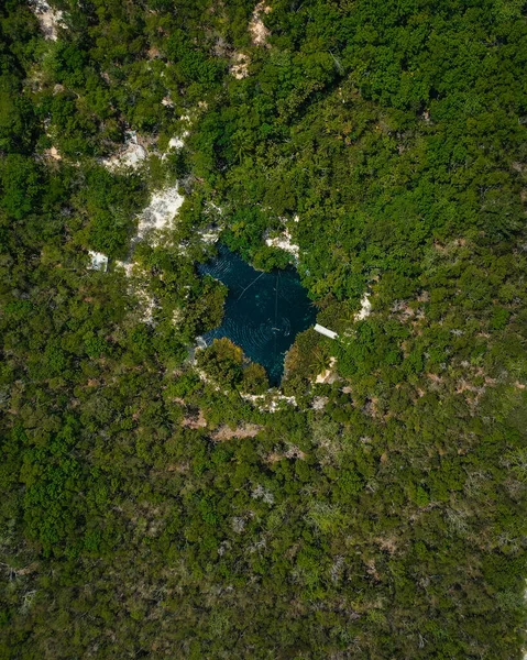 Uma Tomada Aérea Cenote Cristalino Tulum México — Fotografia de Stock