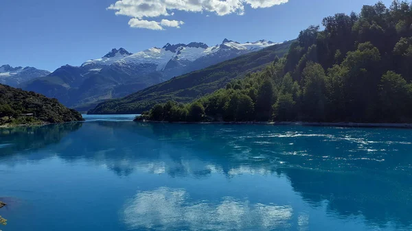 Bela Vista Lago Cercado Por Montanhas Patagônia Chilena — Fotografia de Stock