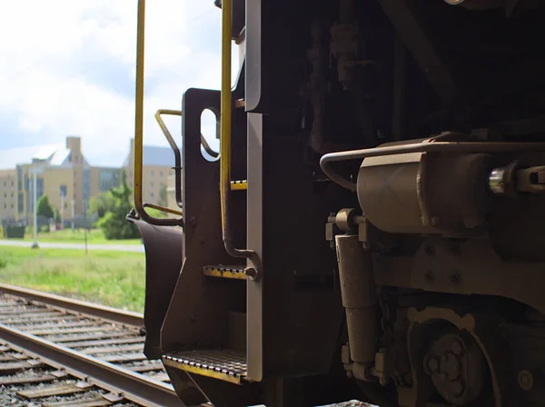 Een Close Shot Van Een Geparkeerde Locomotief Gericht Treden Machines — Stockfoto