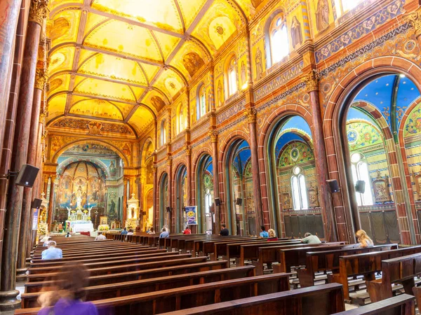 这是首都贝洛奥里藏特最中央的教堂 它位于阿韦尼达 阿丰索 教堂最近翻新 — 图库照片