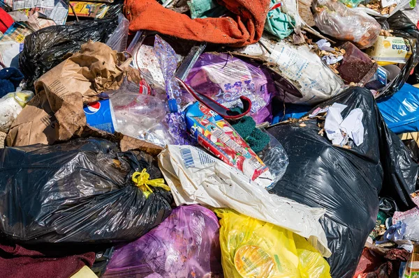 Close Uma Pilha Sacos Plástico Cheios Lixo Não Processado Hodonin — Fotografia de Stock