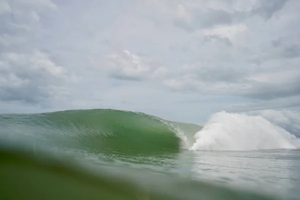 Beautiful Shot Big Wave Gloomy Day — Stock Photo, Image