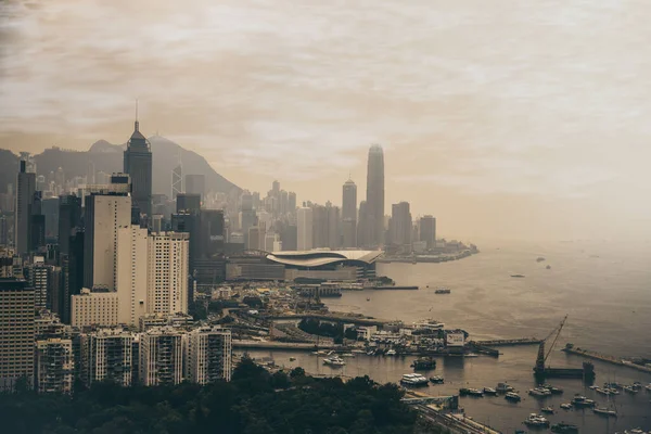 Een Luchtfoto Van Iconische Skyline Van Hong Kong Een Mistige — Stockfoto