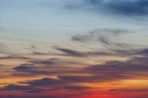 Ein Malerischer Blick Auf Einen Bewölkten Himmel Bei Einem Schönen — Stockfoto