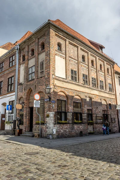 Polonya Torun Daki Tarihi Eski Kasaba Binalarının Dikey Görüntüsü — Stok fotoğraf