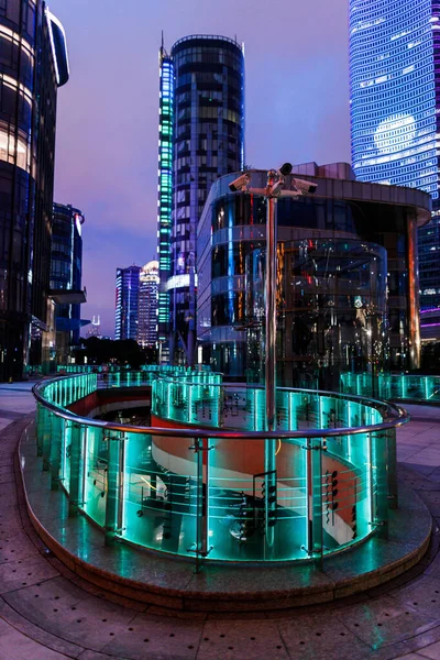 Eine Vertikale Aufnahme Moderner Beleuchteter Architekturgebäude Abend Shanghai China — Stockfoto
