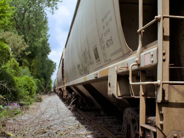 Disparo Junto Largo Tren Que Está Estacionado Largo Una Línea —  Fotos de Stock