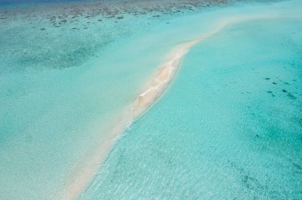 Flygbild Grönt Blått Vatten Med Ett Rev Nära Maldiverna — Stockfoto