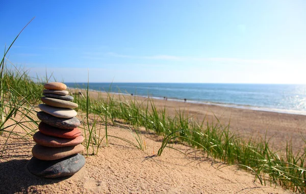 Stack Colorful Pebbles Largest Smallest Sandy Beach — Stock Photo, Image