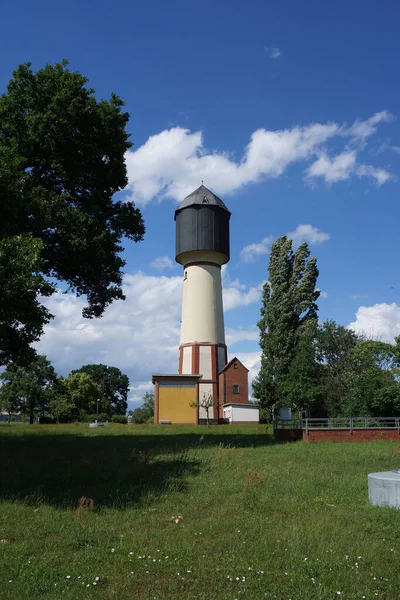 Det Historiska Vattentornet Wahlersee Hanau Grossauheim Tyskland Mot Blå Himmel — Stockfoto