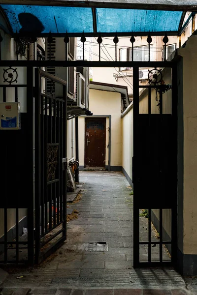 Une Vue Des Portes Une Vieille Maison Shanghai — Photo