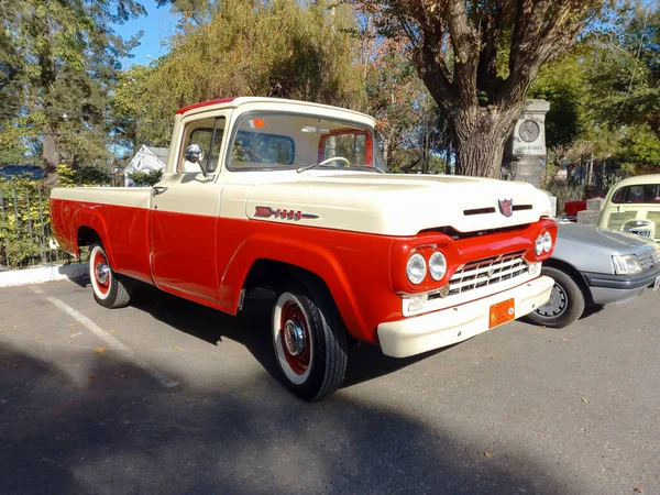 Old Red Cream Utility Pickup Truck Ford 100 Styleside Bed — Stock Photo, Image