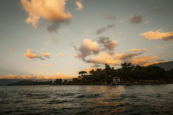 Fluffy Clouds Cost Lake Atitlan Guatemala — Stock Photo, Image