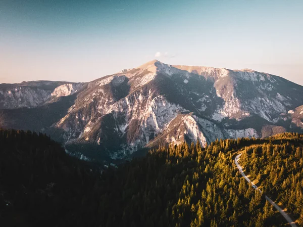 Flygande Drönarbild Det Snöiga Rax Bergskedjan Norra Kalkstenen Alperna Österrike — Stockfoto
